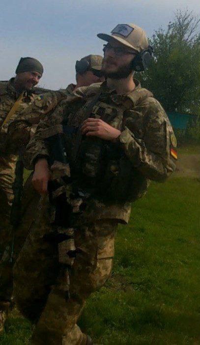 В массовом количестве появились фотографии наемников из стран НАТО в рядах ВСУ