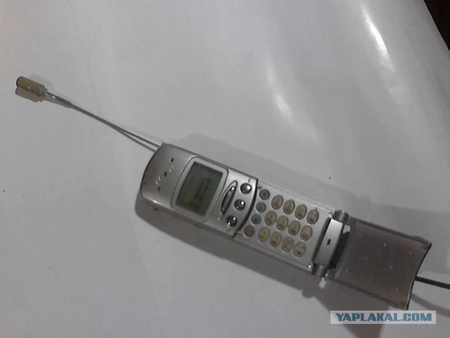 И вот это мы покупали: 20 древних телефонов с безумным дизайном