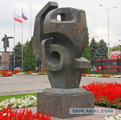 10 самых веселых памятников в России