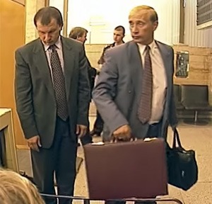 Сечин прокомментировал езду на машине с «мигалкой»