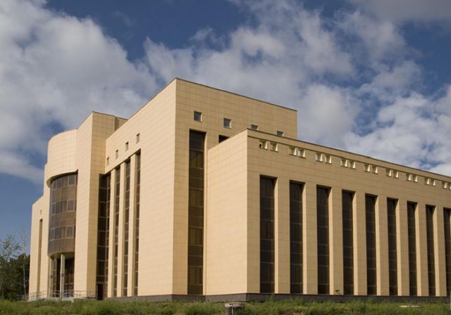 Неоправданно роскошные дворцы Пенсионного фонда в разных городах