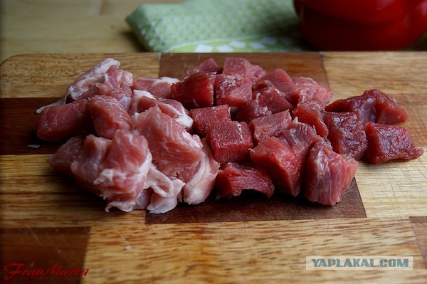 Густой мясной суп, похожий на гуляш, В духовке
