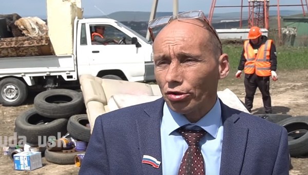 Губернатор Вологодской области лично уничтожил бульдозером частный виноградник