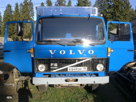 Отец купил своему сыну, который только что закончил школу, убитую Volvo F6 и вместе восстановили её в идеал
