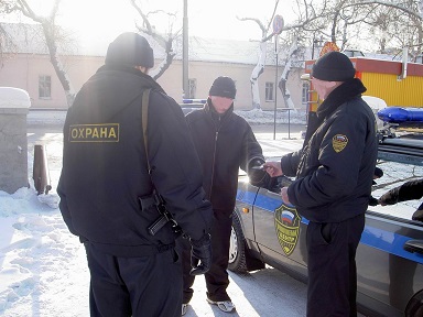 В Костроме весьма суровые охранники