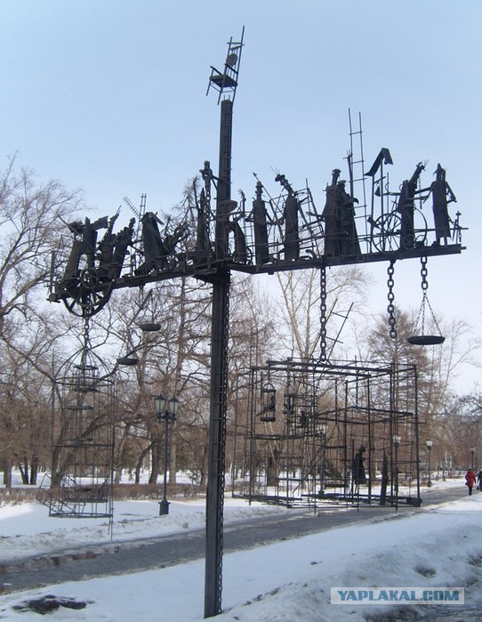Необычные памятники