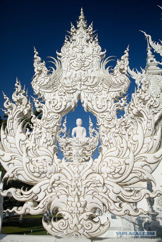 Белый храм в Чианг Рае (Wat Rong Khun)