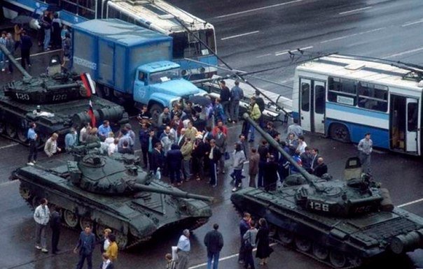 Россияне стали прохладнее относиться к Путину