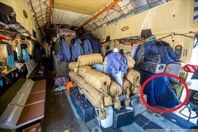 Что внутри у Ил-76?