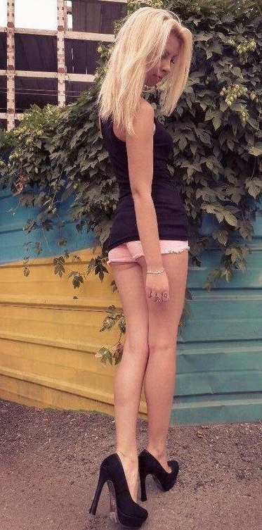 Девушки на улицах