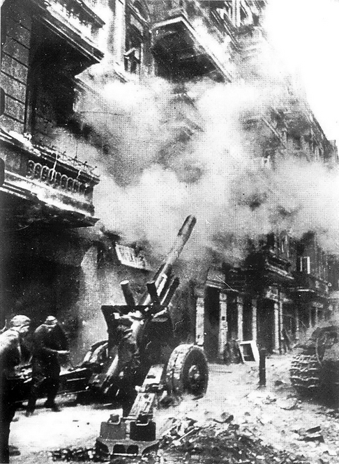 Исторические моменты Победы. Апрель-май 1945г