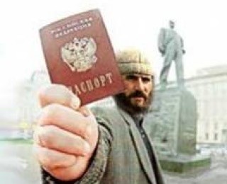 Как могли бы выглядеть дети известных кинопар по версии нейросетей
