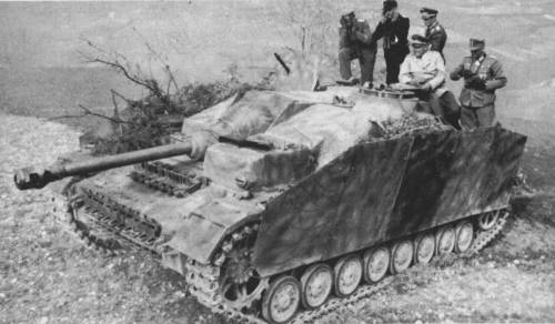 StuG III под кличкой "Гадюка", самая массовая в производстве с которой пришлось встретиться нашим дедам.