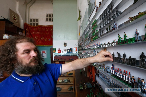 Как создаётся миниатюрная армия ДНР.