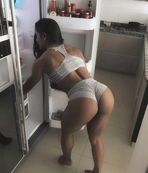Просто девушки, которые окружают нас.