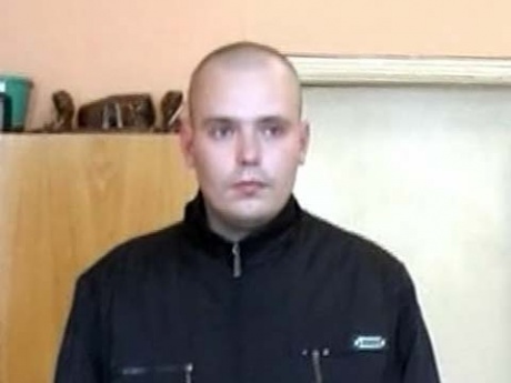 Ублюдок пнул коляску с младенцем