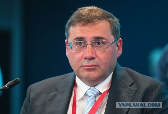 «Мы сегодня пухнем от валюты». Почему рубль не падает