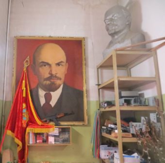 Ни разу не надёванная, с 1990 года.