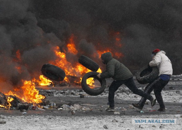 Украинцы мастерят мангалы в виде горящего Кремля, Mordor on fire