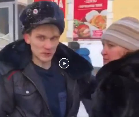 Видео: конфликт с полицейским в Новосибирске