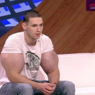 Модель из Ростова была нормальной девушкой, но превратила себя в муклу