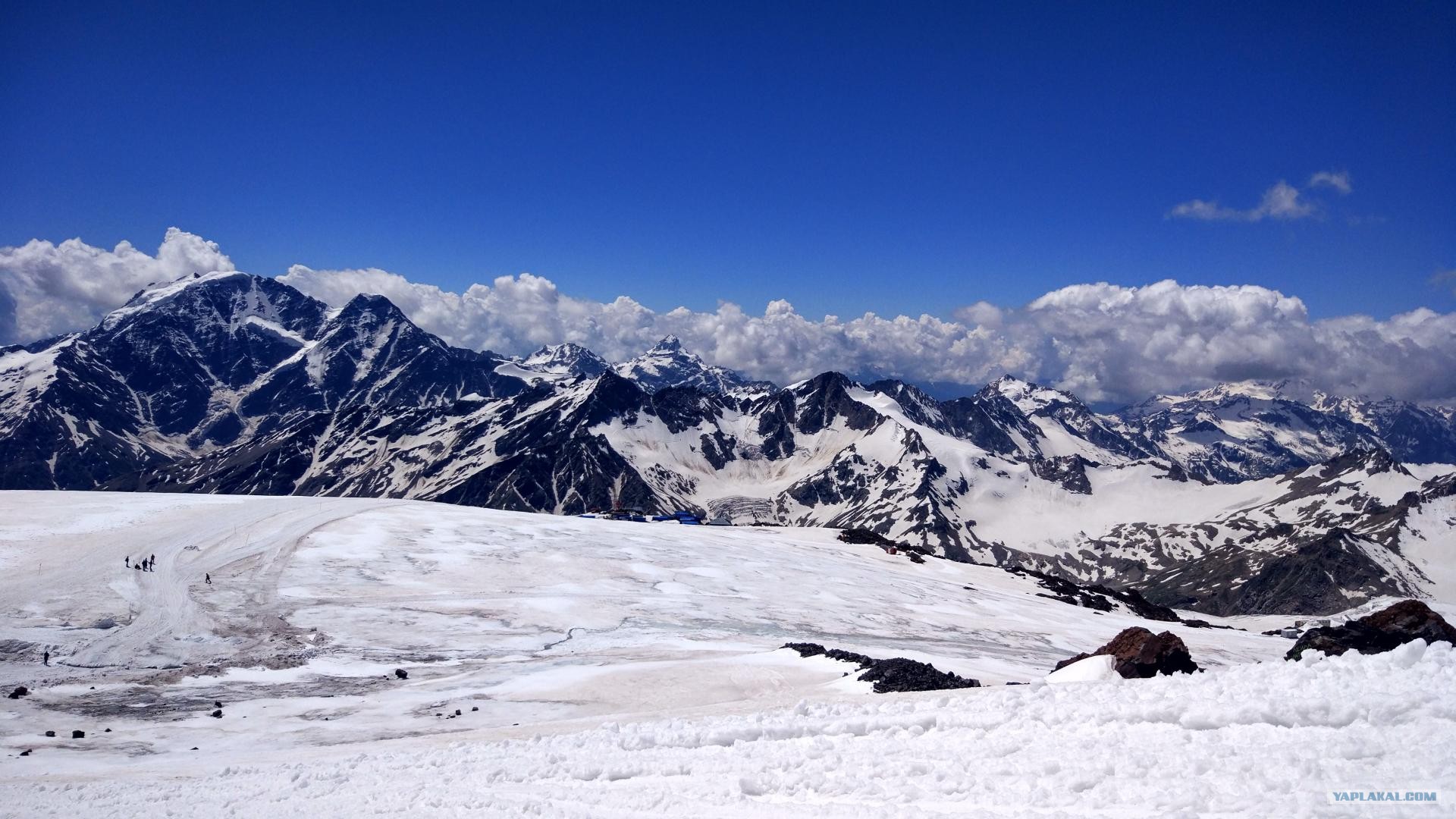 Самая высокая гора россии высотой 5642. Эльбрус 5642. Эльбрус Южный склон. Эльбрус, 5642 м. Европа.. Высота Эльбруса 5642.