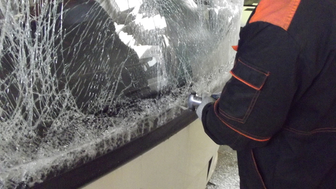 Замена лобового стекла на Маз 206