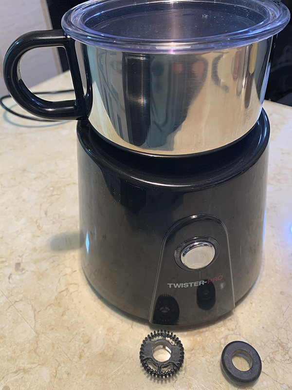 Кофе Дальгона и йогуртный торт.