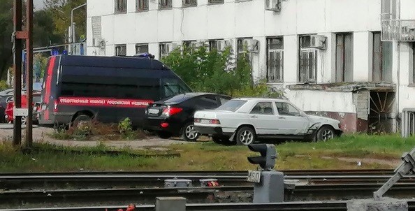 Брянск оцепили вооруженные полицейские из за убийства двоих сотрудников спецсвязи