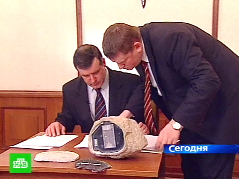 NASA: на Марсе и Луне движутся странные объекты