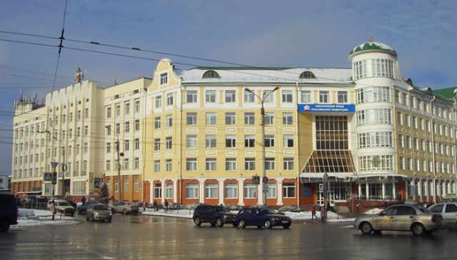 Неоправданно роскошные дворцы Пенсионного фонда в разных городах