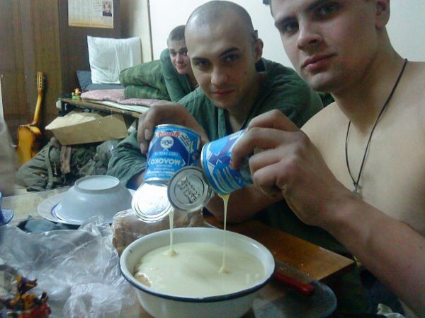Дембель твою, дембель твою... Дембелю всё по...