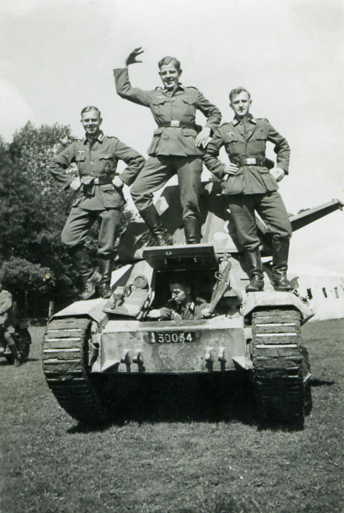 Танковые песни. Танковые песни. Три танк ста. Танковые песни. Три танкиста три веселых друга.