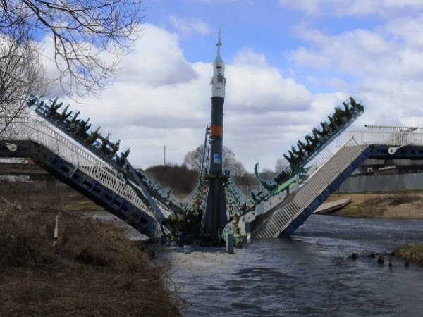 В Ярославской области сломался пополам мост, который пять лет назад открывала Терешкова