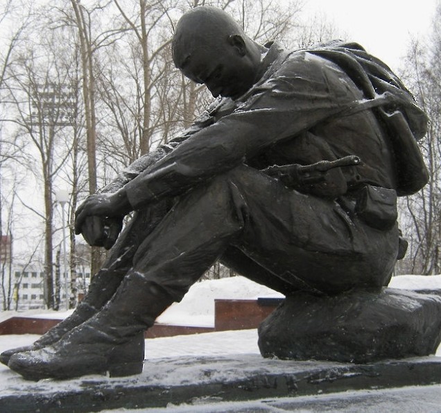 Памятник десантникам, открытый вчера в Лежневе