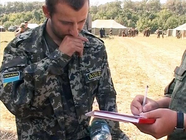 Более 400 украинских военных перешли в Россию