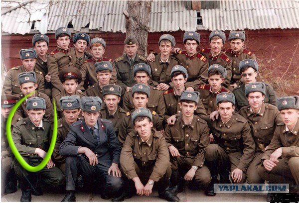 Кто на фотке писаря найдет штабного?