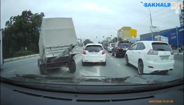 Оторвался прицеп...