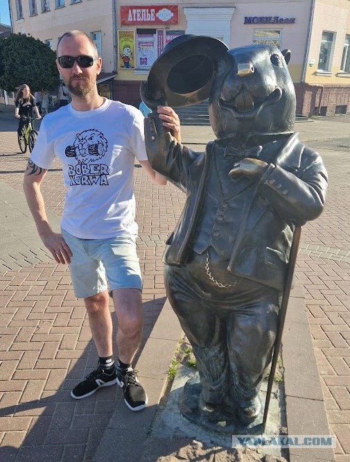 Неплохой гимн Польши вышел бы.