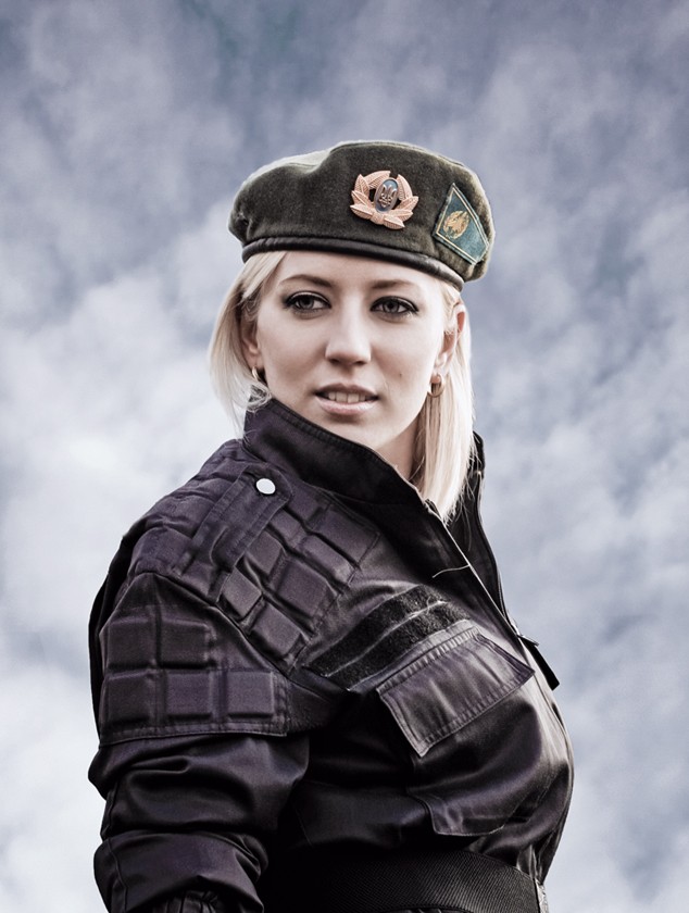 Картинки девушки форме. Женщины в военной форме. Русские девушки в военной форме. Блондинка в военной форме.