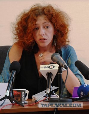 Она считает русских "животными"