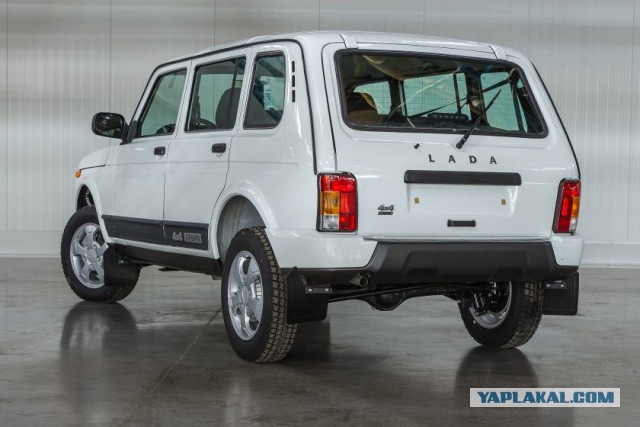 АвтоВАЗ начал продажи «городской» пятидверной «Нивы»