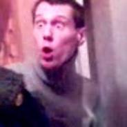 Капот закрыл! Быстро!