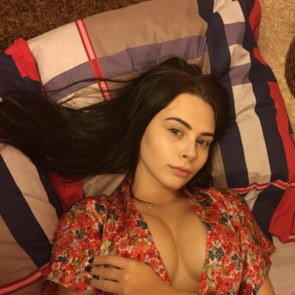 Фото симпатичных девушек из социальных сетей