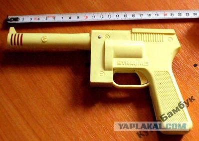 Преступник выхватил оружие у копши