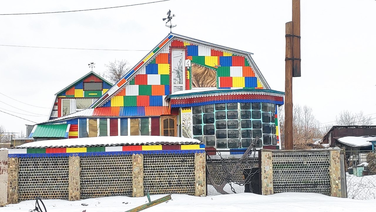 Дом из кинескопов