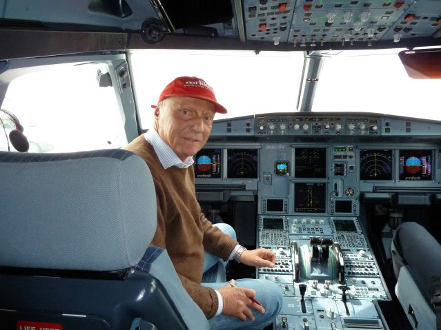 Несколько кадров из жизни пилотов и самолетов