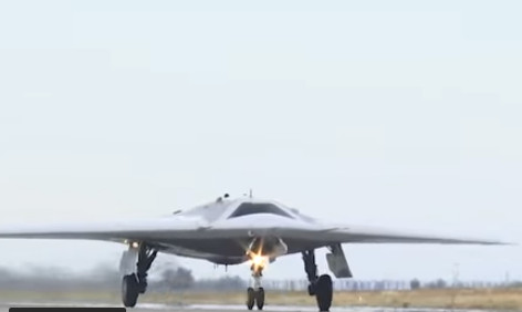 Первый совместный полет БЛА «Охотник» с истребителем Су-57