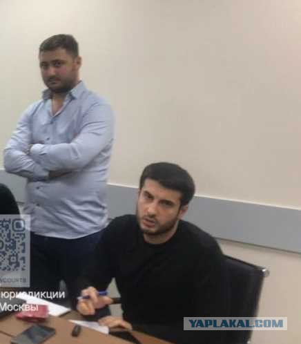 Певицу Глюкозу задержали под наркотой в московском аэропорту