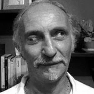 Ну, а чего он. Нормально же сидели
